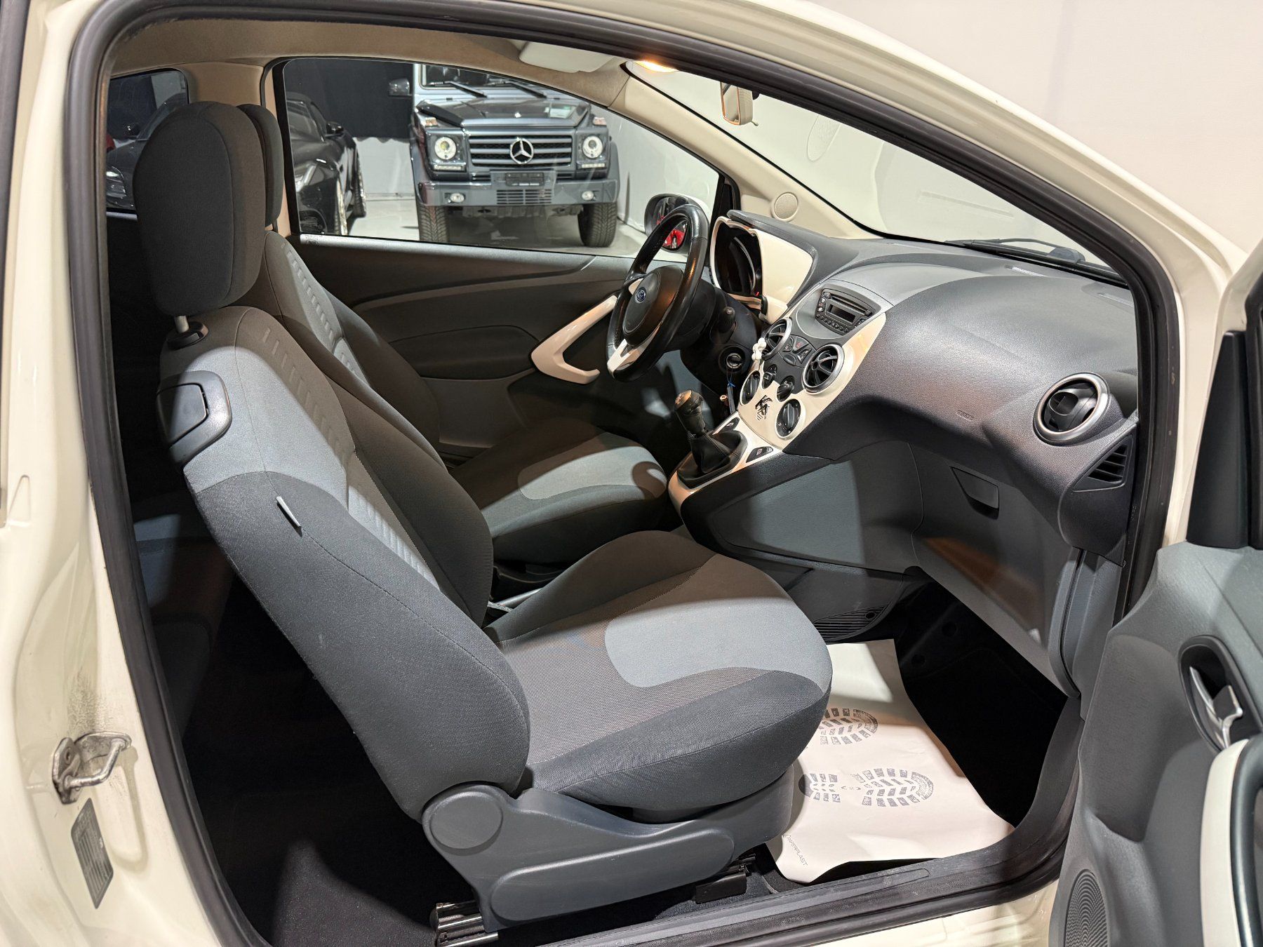 Ford Automobili: FORD KA 1.25 Titanium – Usato da Widnau venduto da clique17 7