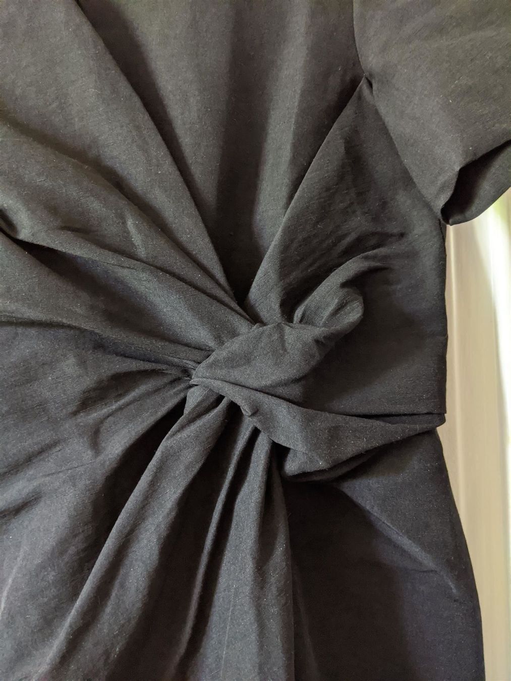 Cos Kleider: COS : Elégante robe noire drapée 70% lin 40-42 – Neu (gemäss Beschreibung) aus Petit-Lancy von lilycerise 1