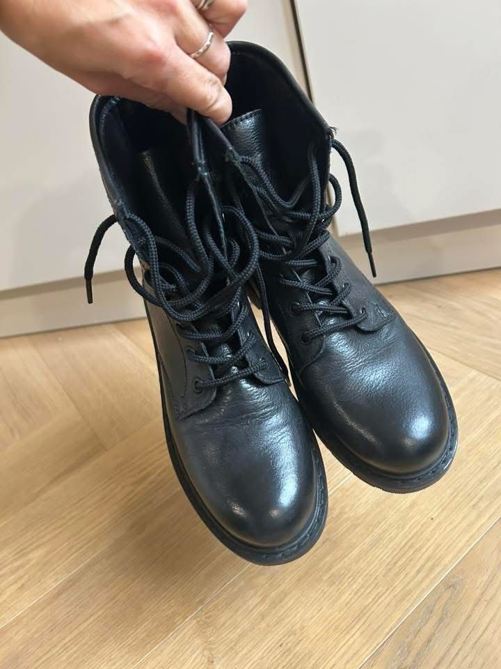 Scarpe da donna: Leder Boots Neu gr 37 – Nuovo (secondo la descrizione) da Basel venduto da Nicetohave13 1