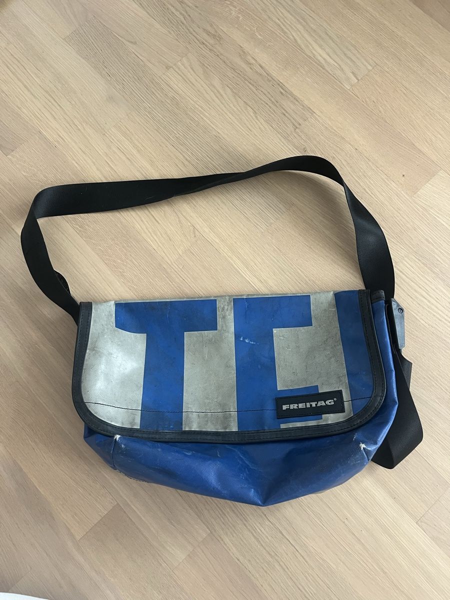 Freitag Borse: Freitag Tasche Blau-Weiss Gross – Usato da Meilen venduto da jes_c25c