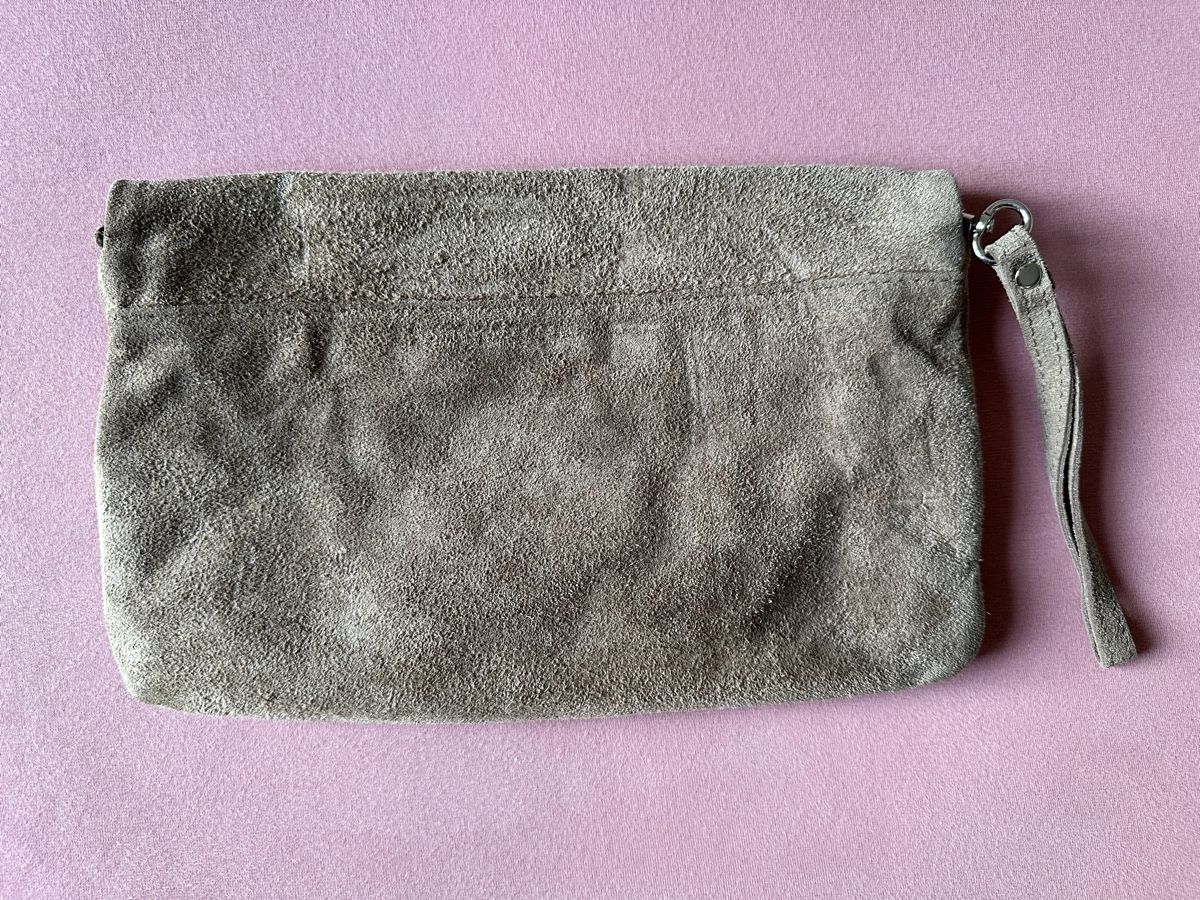 Borse da donna: Stylish suede bag with wrist strap – Usato da Horgen venduto da ger_2y92 1