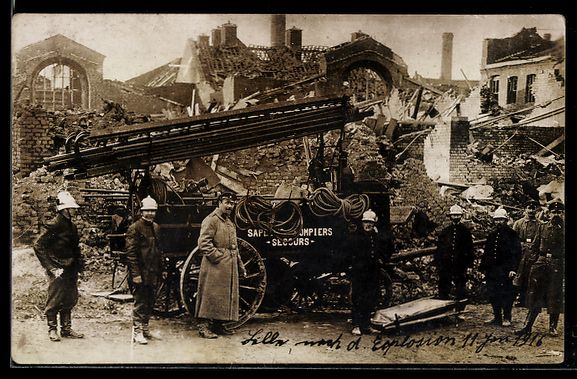 Pompiers: Foto-AK Lille, Explosion am 11.01.1916,  – D'occasion à Berlin par bartko-reher