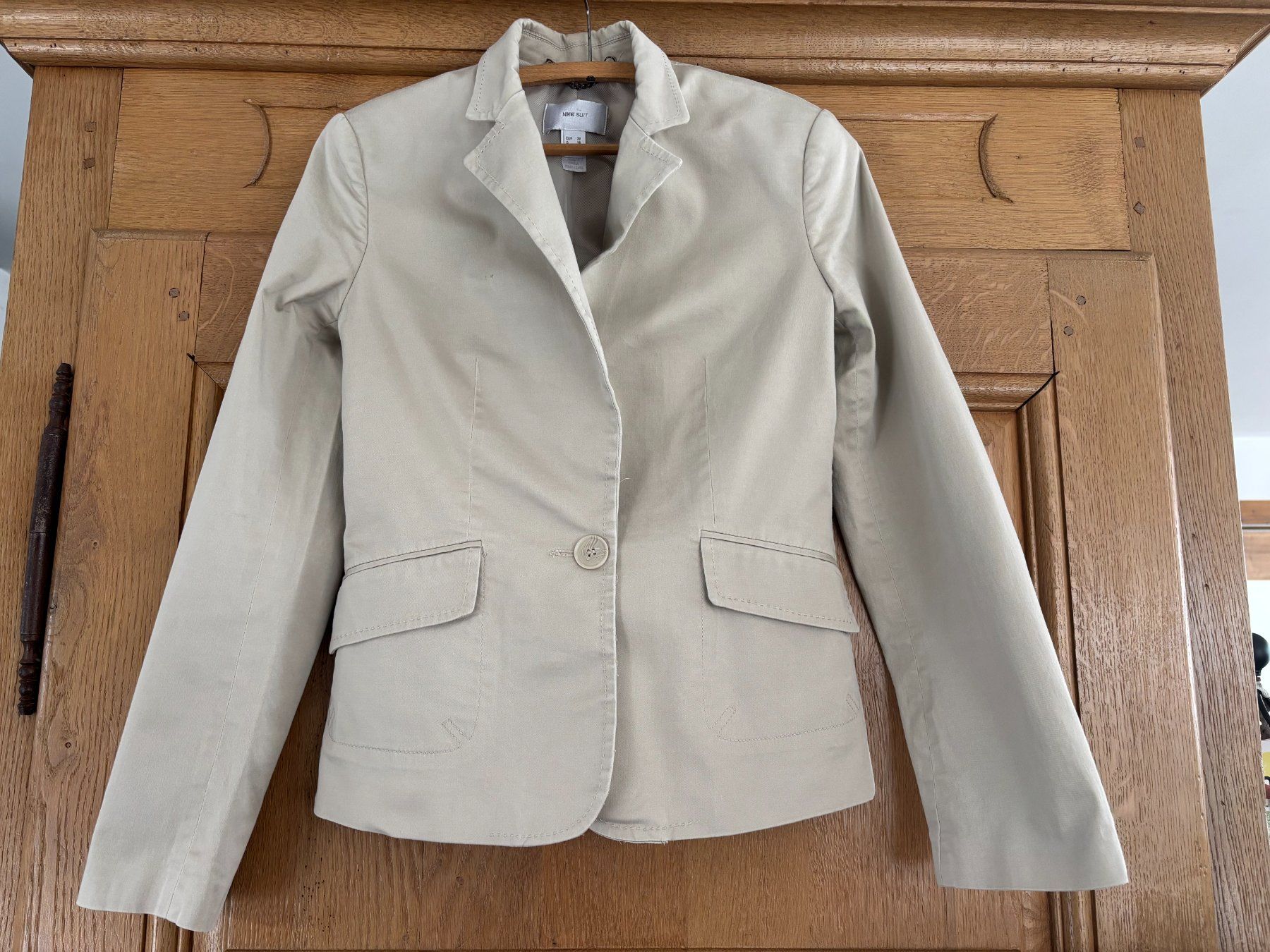 Mango Jacken: Jaquette Mango - Taille 38 - Petite tâche sur poitrine – Gebraucht aus Tannay von paraplu 1