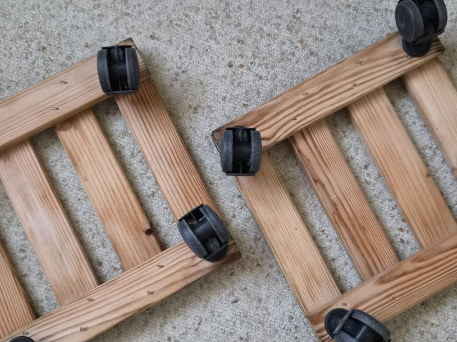 Altro per la casa: 2er Set Holz-Pflanzenroller, Allzweckroller, Garten – Usato da Eschenbach SG venduto da floeckli444 3