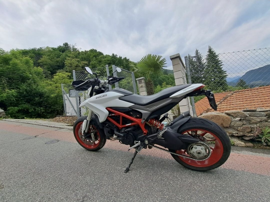 Ducati Strada: Ducati Hypermotard 939 – Usato da Gravesano venduto da Giusy.tta 2