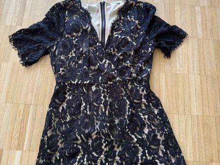 Spitzen Jumpsuit von Darling London Grösse M