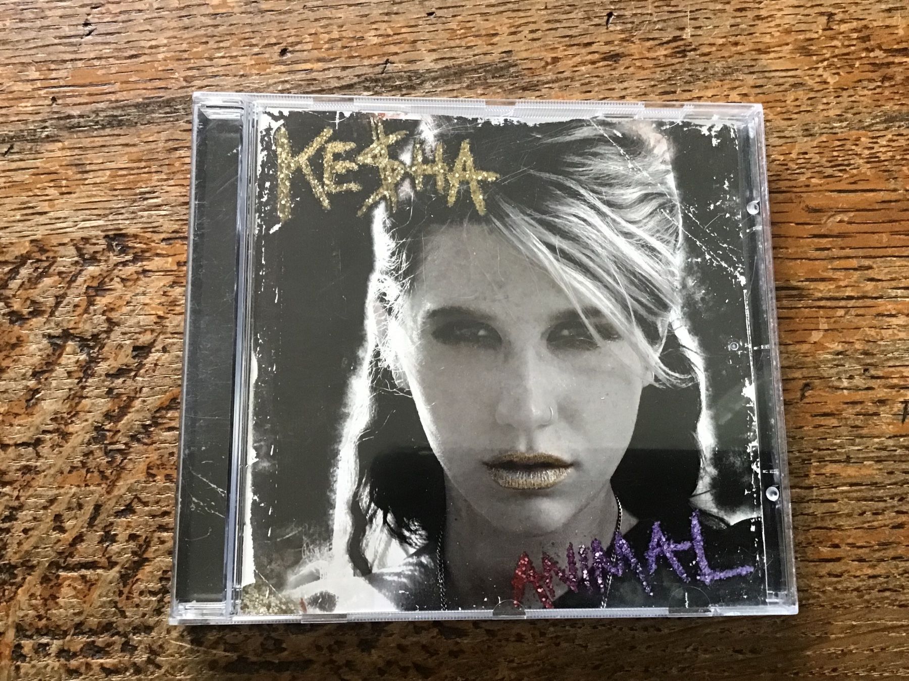 CDs: CD Kesha – D'occasion à Fully par Ruby97