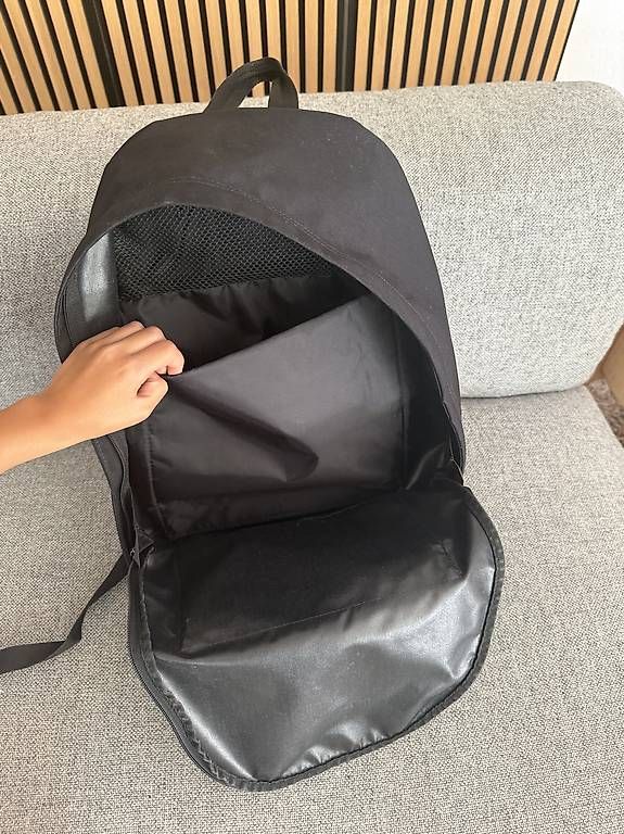 Sacs à dos: Sac à dos noir eastpack comme neuf  – D'occasion à Nyon par Br2319 3