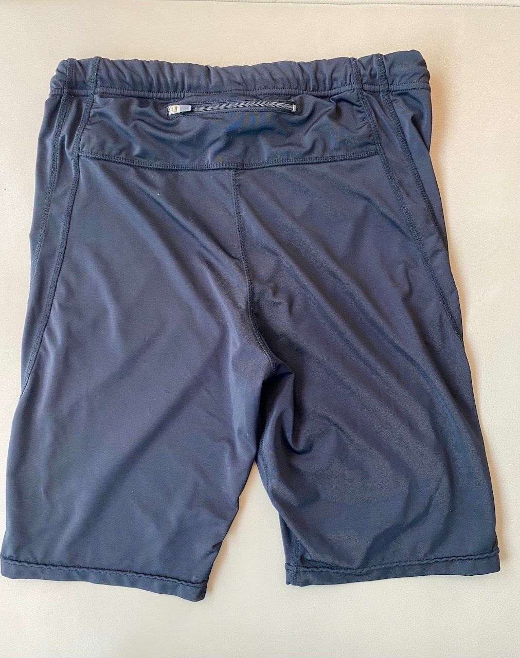 Pantaloni: Velohosen 2 x   -   Jogginghose 1 x – Usato da Ried-Brig venduto da Challi 2