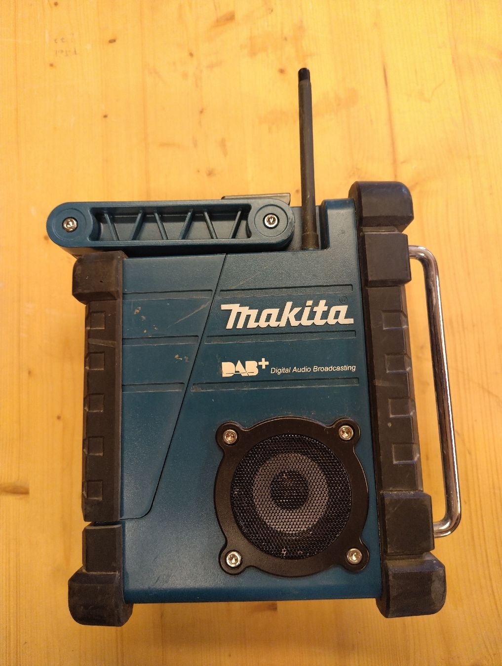 Makita Radio: Makita DAB+ Baustellenradio – Usato da Buchackern venduto da flubua 2
