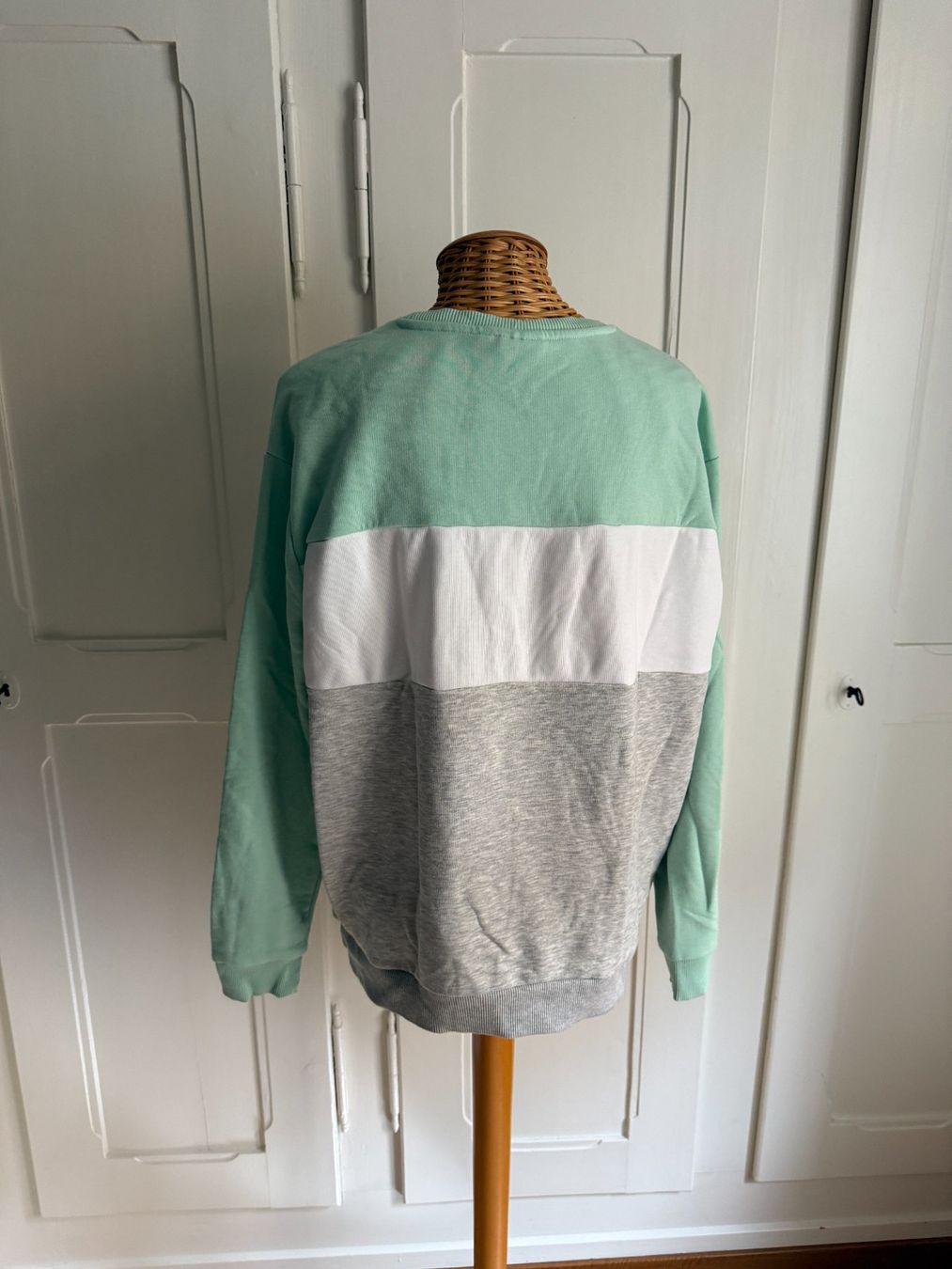 Fila Maglioni & Felpe: FILA - Sweatshirt mint-grau-weiss XL – Usato da Zürich venduto da Diazaio 2