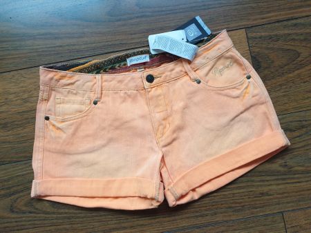 **NEUE** ripcurl - coloured Denim Shorts Gr. 158 / 164 (S)