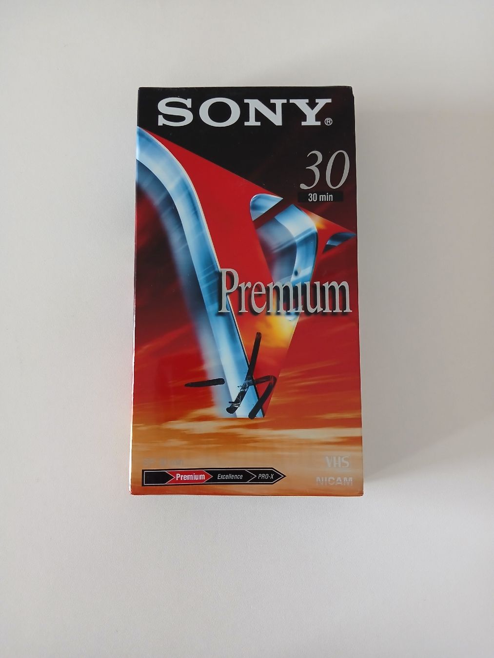 Cassette vuote: Sony VHS-C Kassette Premium 30 min – Nuovo e nell'imballaggio originale da Berikon venduto da pil_thm8 3