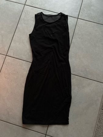 Schickes, kurzes, schwarzes  Sommerkleid - Grösse S/36
