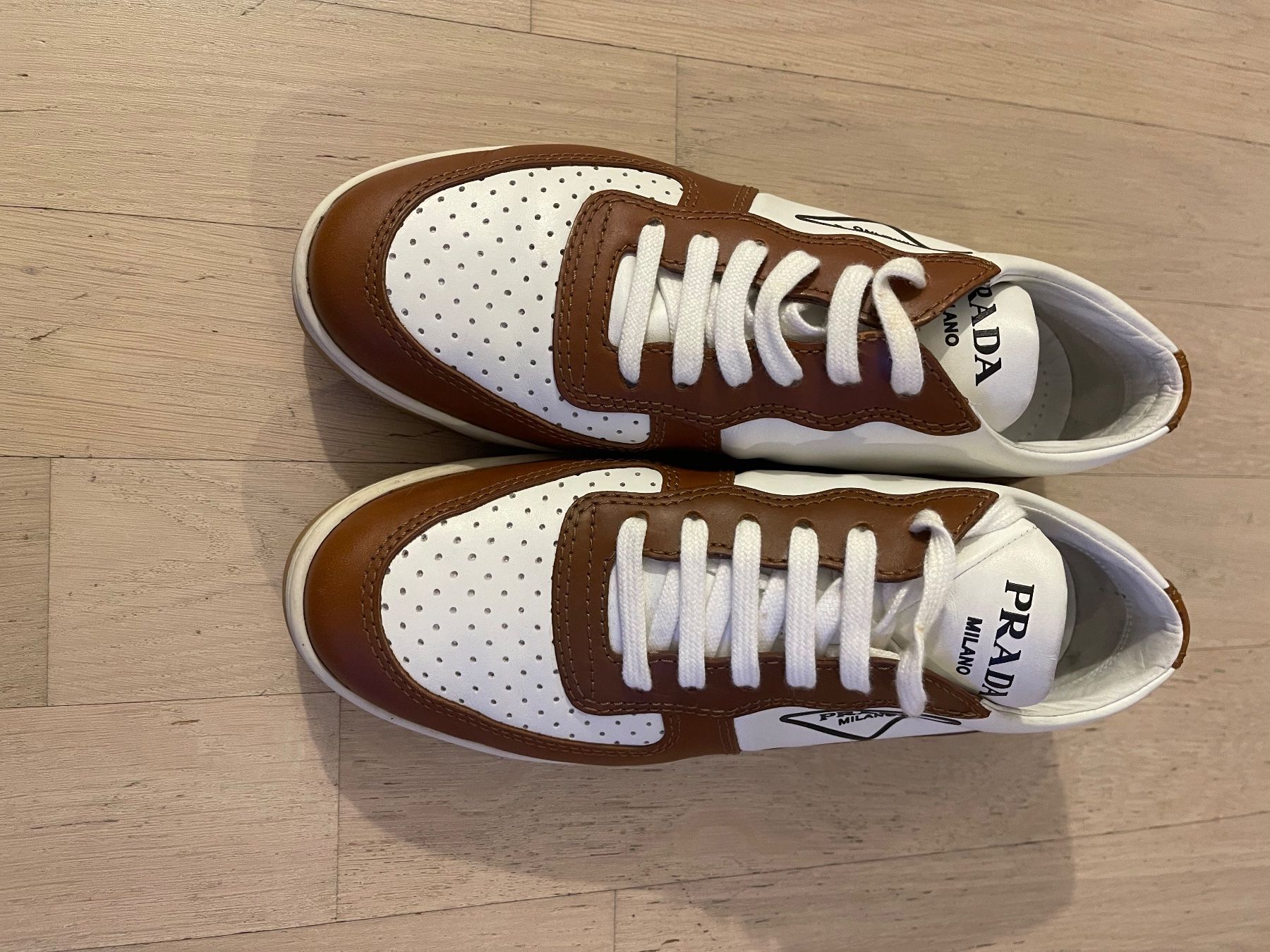 Prada Damenschuhe: Prada Damensneakers Original 37 – Gebraucht aus Männedorf von sebasta 2