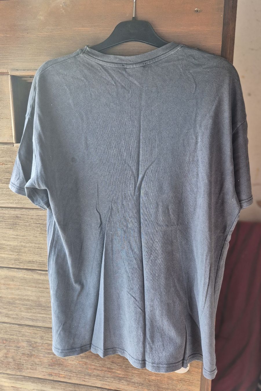 T-shirt: T-Shirt – Nuovo (secondo la descrizione) da Wislikofen venduto da Ana.Gomes 4