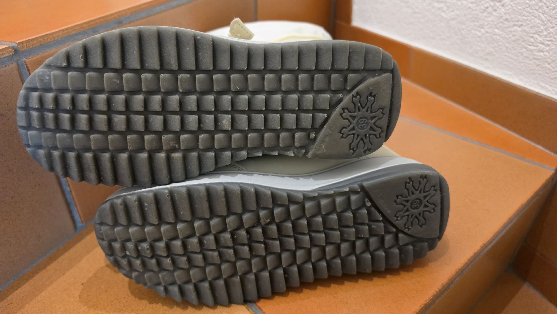 Scarpe da donna: Winterstiefel Damen gr.39 – Usato da Uttwil venduto da ClaudiaZ07 6