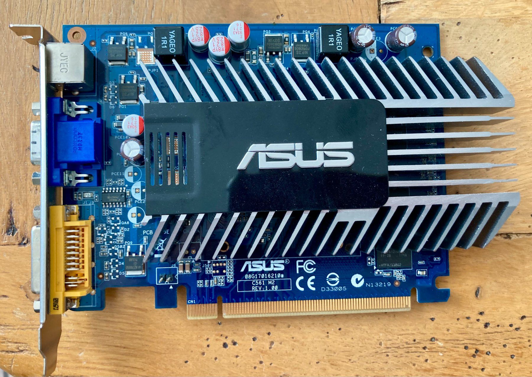 Nvidia Schede grafiche: Nvidia GeForce 8400 GS - PCI-Express x16 – Usato da Eglisau venduto da Shoprabbit