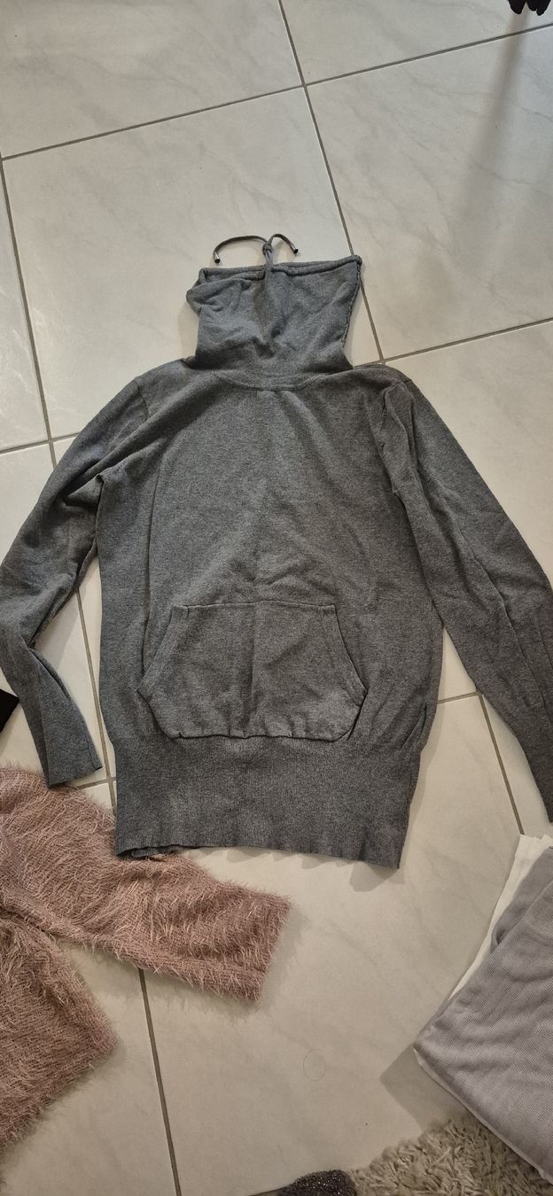Lotti di vestiti: Tolles Kleiderpaket 11 Pullis Grösse S  top zustand – Usato da Aesch BL venduto da Moni1211 3