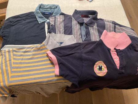 Lot de 4 polos homme, tailles variées