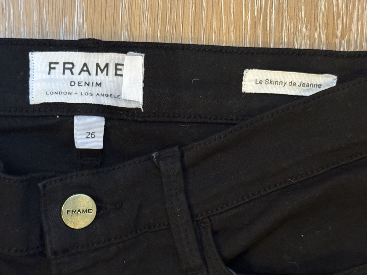 Jeans: Great black FRAME denim jeans. 26” – Gebraucht aus Grund b. Gstaad von PlageNeigeplus 4