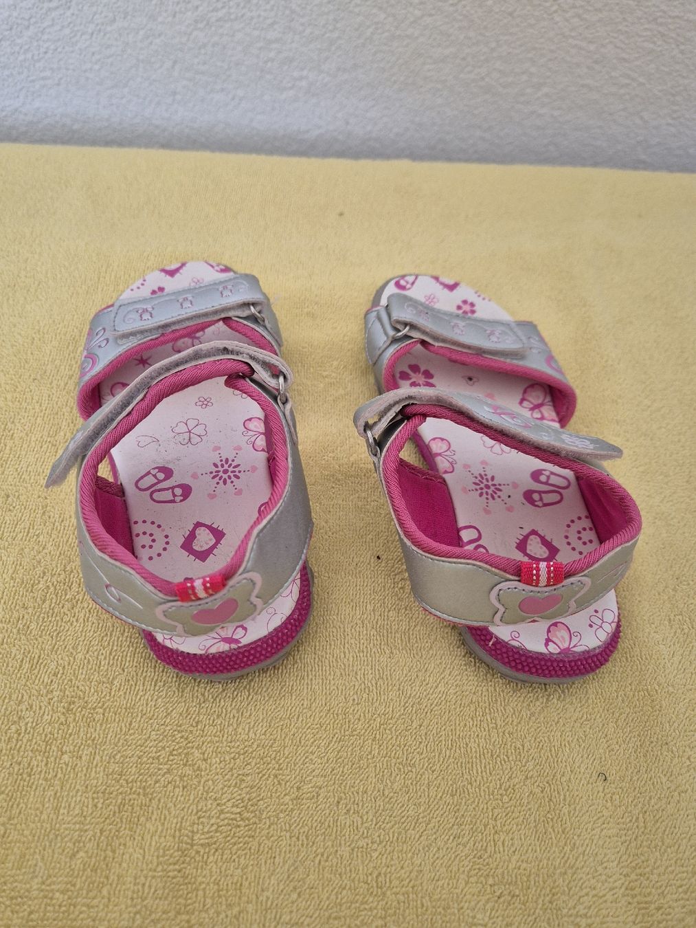 Scarpe per ragazze: Sandale – Usato da Hörhausen venduto da Nuage81 1