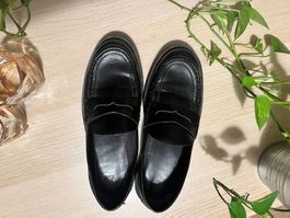 Loafers black