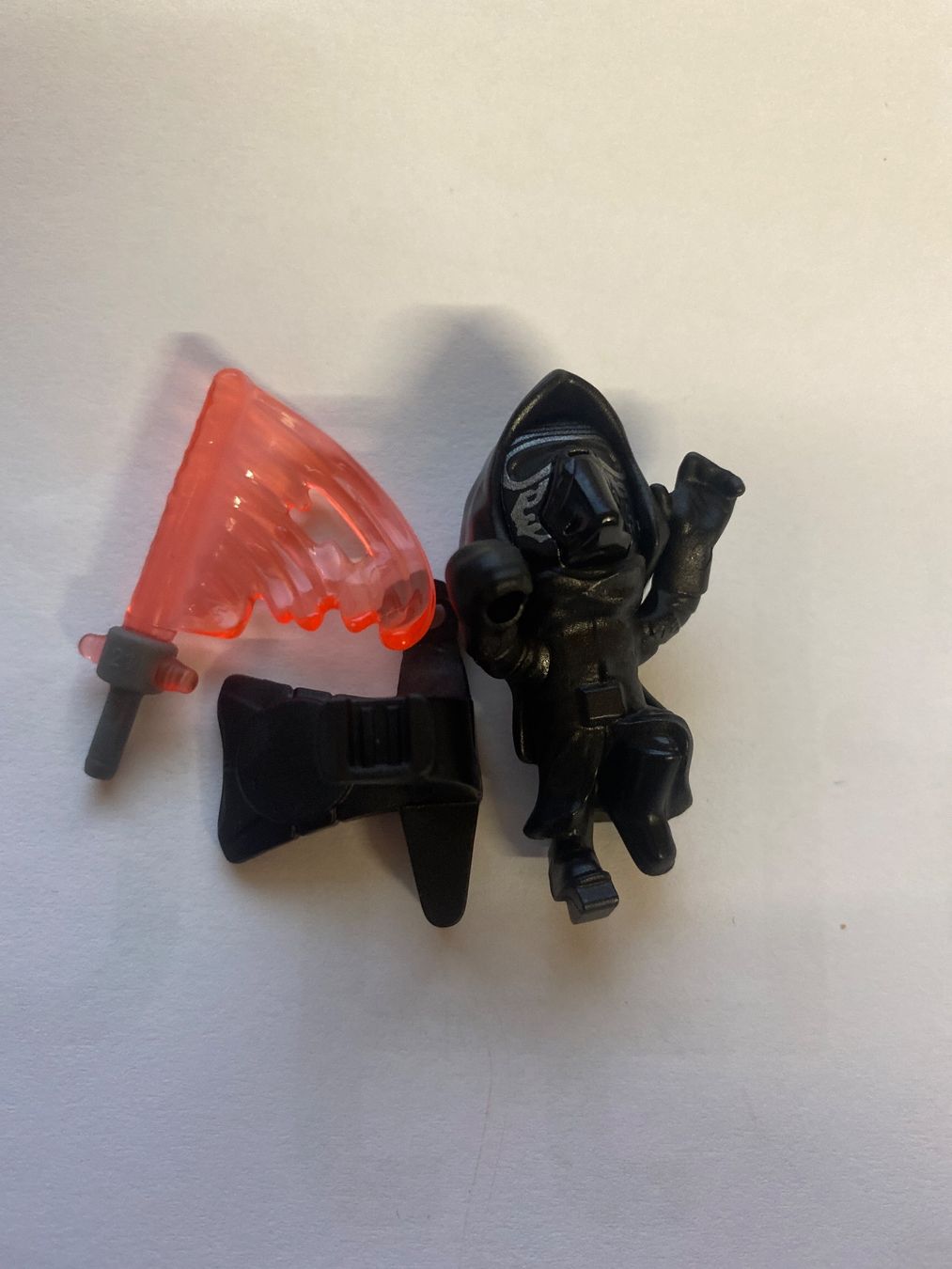 Figuren: Figurine Kinder surprise Kylo Ren - – Neu (gemäss Beschreibung) aus Le Brassus von cinema13
