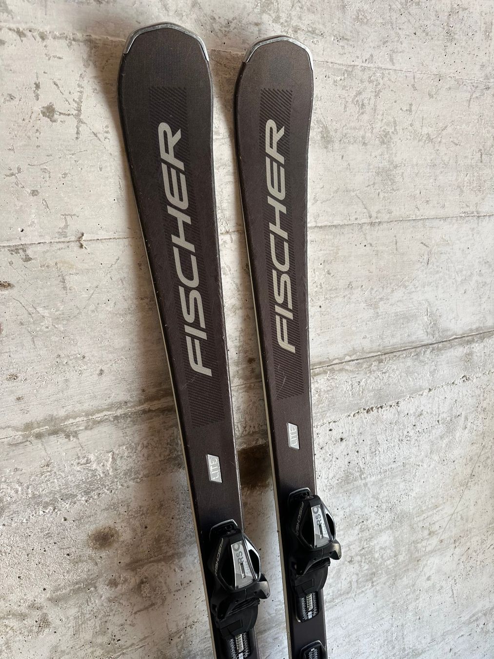 Fischer Skis: Fischer Divine Ski 150CM – Gebraucht aus Emmenbrücke von karkarkar 1