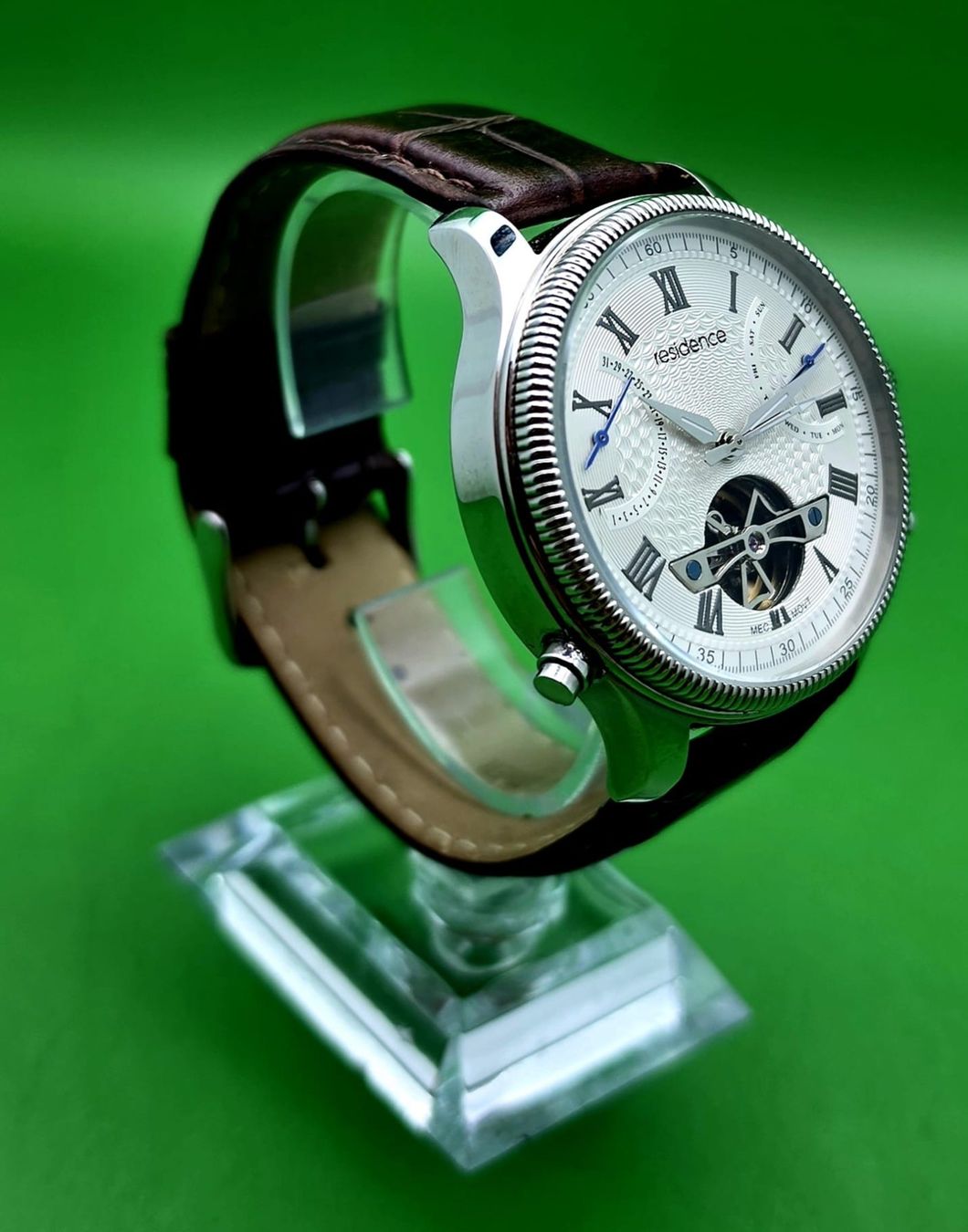 Longines Orologi: RESIDENCE AVIATOR OPEN HEART AUTOMATIC HERRENUHR DAY-DATE – Usato da Neftenbach venduto da Taschen-Uhren 4