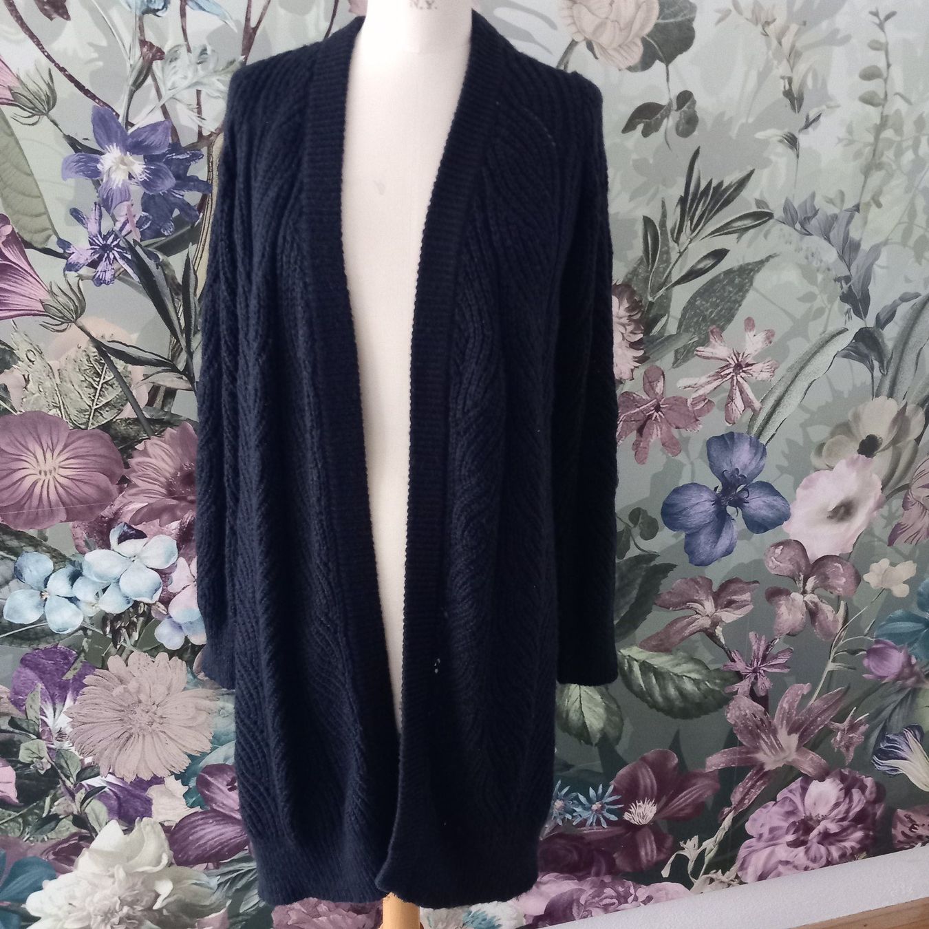 Giacche: Neuer Cardigan Strickjacke Gr. L 40  Object – Nuovo (secondo la descrizione) da Nottwil venduto da cecilia44