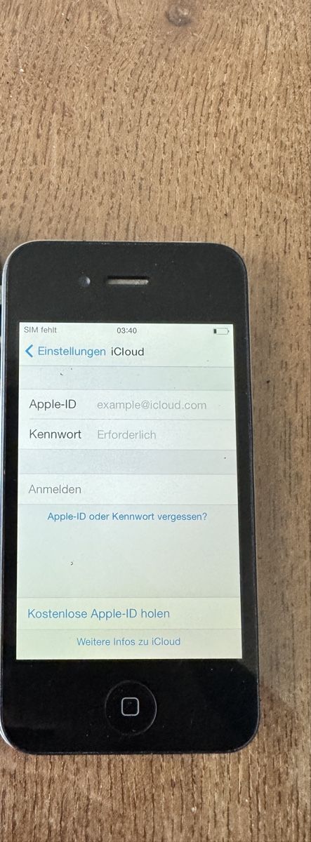 Apple Telefoni cellulari / Smartphones: iPhone 4 Schwarz guter Zustand – Usato da Dietikon venduto da Leodnd 5