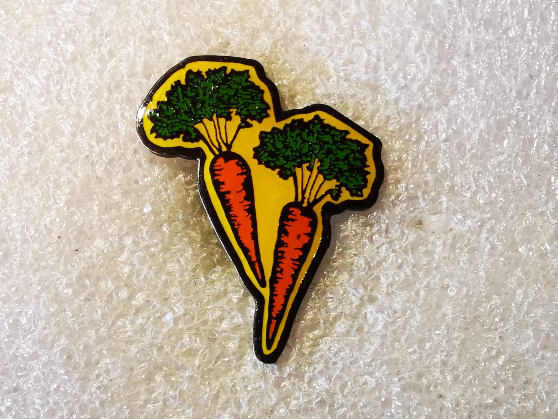 Plaquettes & Badges: Ansteckpin 75: Karotten – D'occasion à Oppligen par Pin-Fall-Shop