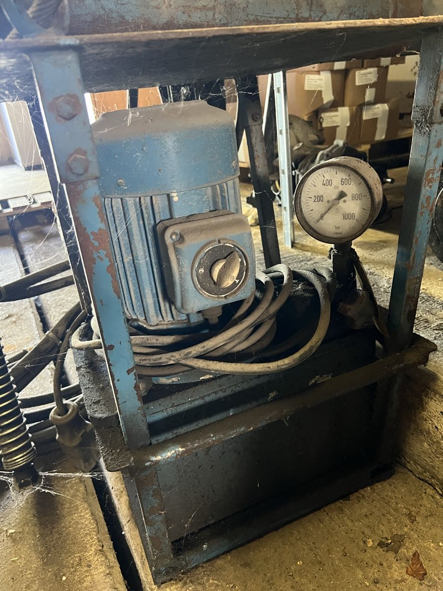 Tutte le macchine: Hydraulikaggregat mit Zylinder – Usato da Immensee venduto da Imba6 2