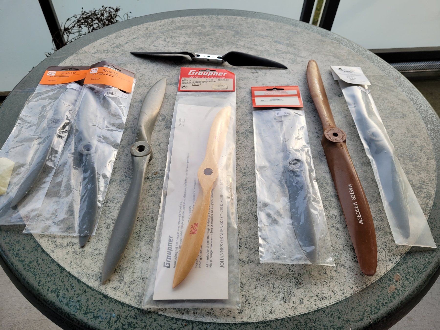Modellismo RC: Lot Propeller, diverse Grössen – Nuovo (secondo la descrizione) da Winterthur venduto da testi67