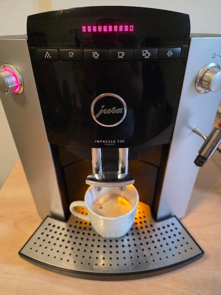 Jura Kaffeemaschinen & Espressomaschinen: Jura F55 – Gebraucht aus Zürich von mimi_zh 6