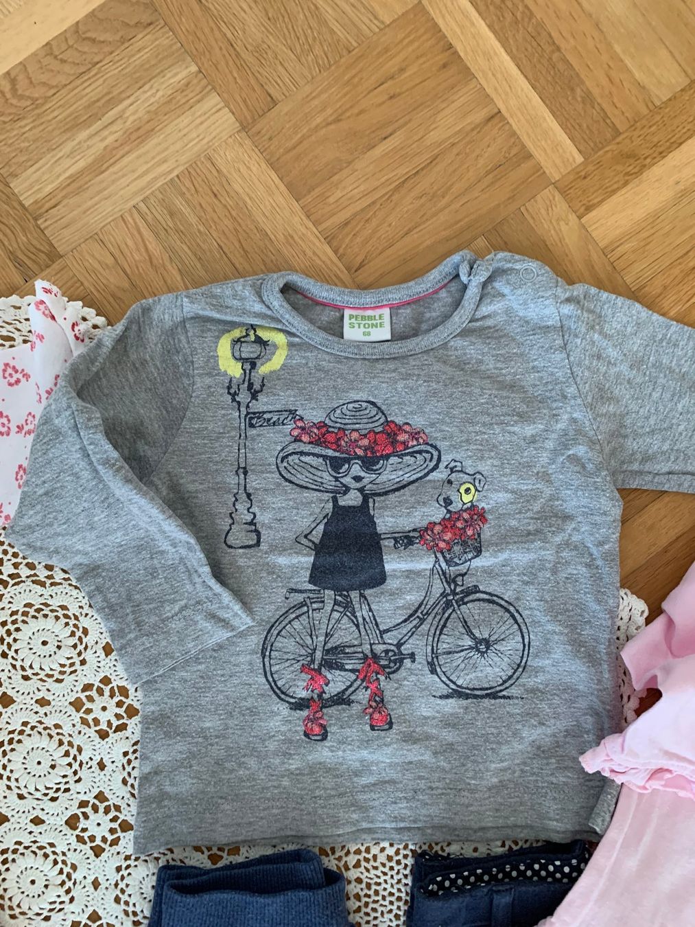 Lotti & Set di vestiti: Set Pyjama, robe, pantalons Gr.68 – Usato da Moutier venduto da chDuplessy 2