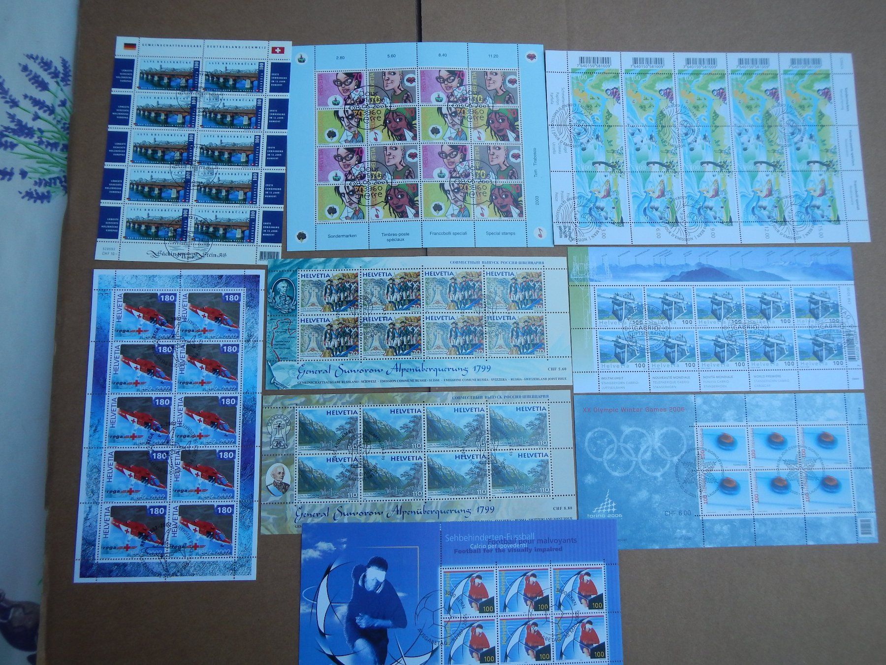 Tous les timbres: 18 Kleinbogen Schweiz 740.- – D'occasion à Aarwangen par Suomo48 1