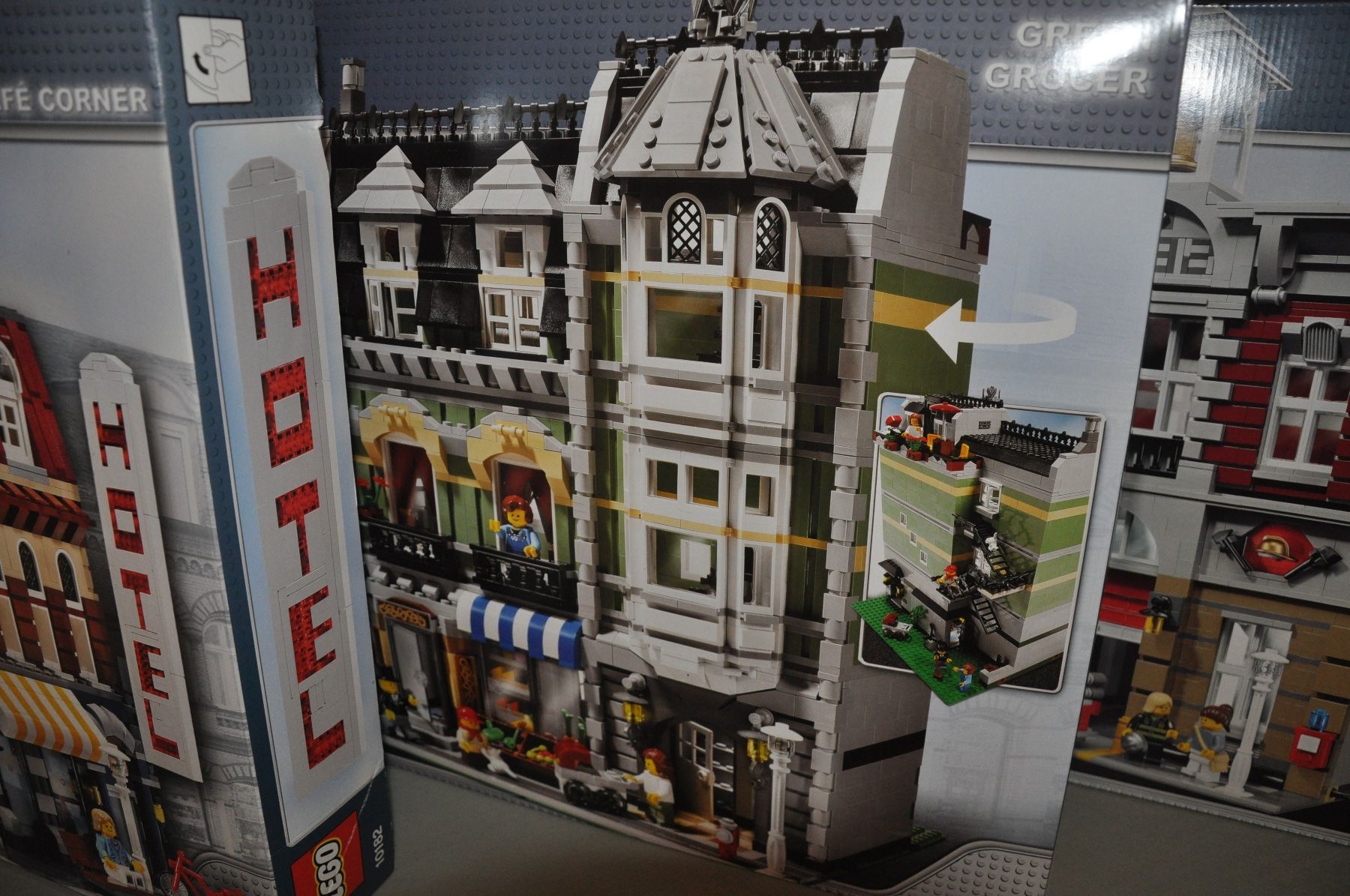 Lego Baukästen: Lego 17 Modular Building - Collection complète scellée – Neu und originalverpackt aus La Chaux-de-Fonds von  2