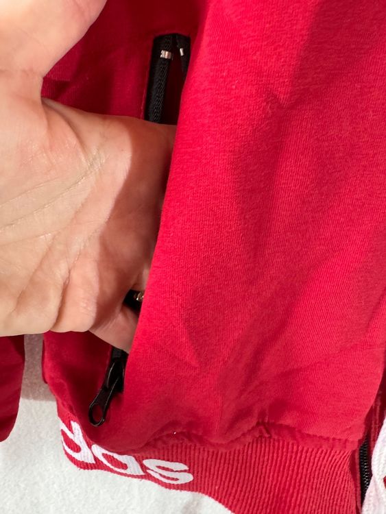 Adidas Giacche: rote Adidas Kapuzen Jacke Gr. M – Usato da Grosswangen venduto da second_hand_dress 4