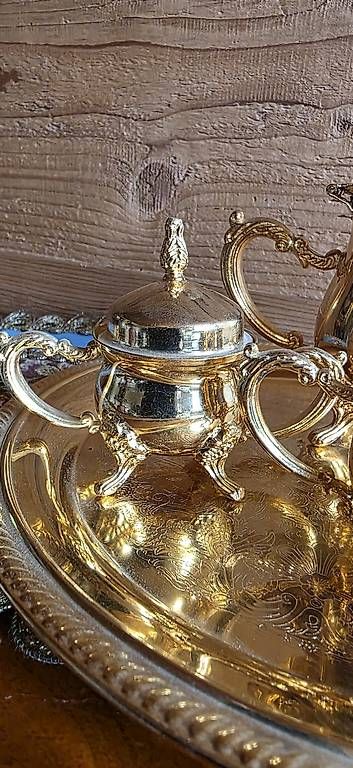 Set di piatti: Goldenes Barock Kaffee und Teeservice – Usato da Wolfhalden venduto da Nati-Nati 3