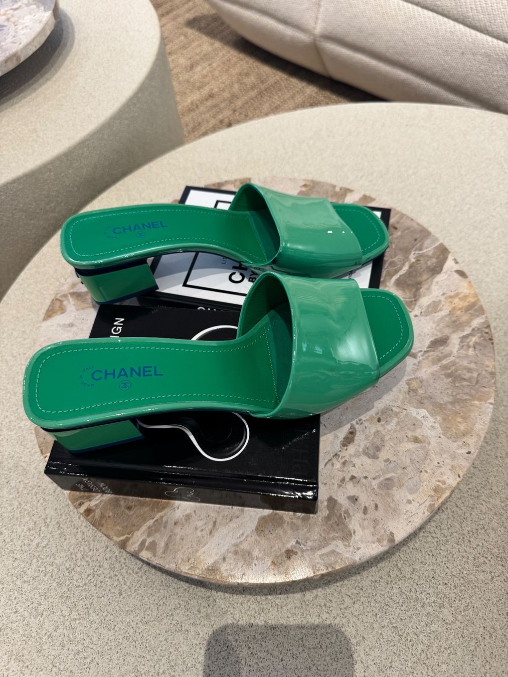 Chanel Scarpe da donna: CHANEL SANDALEN – Usato da Schwyz venduto da bofb 5