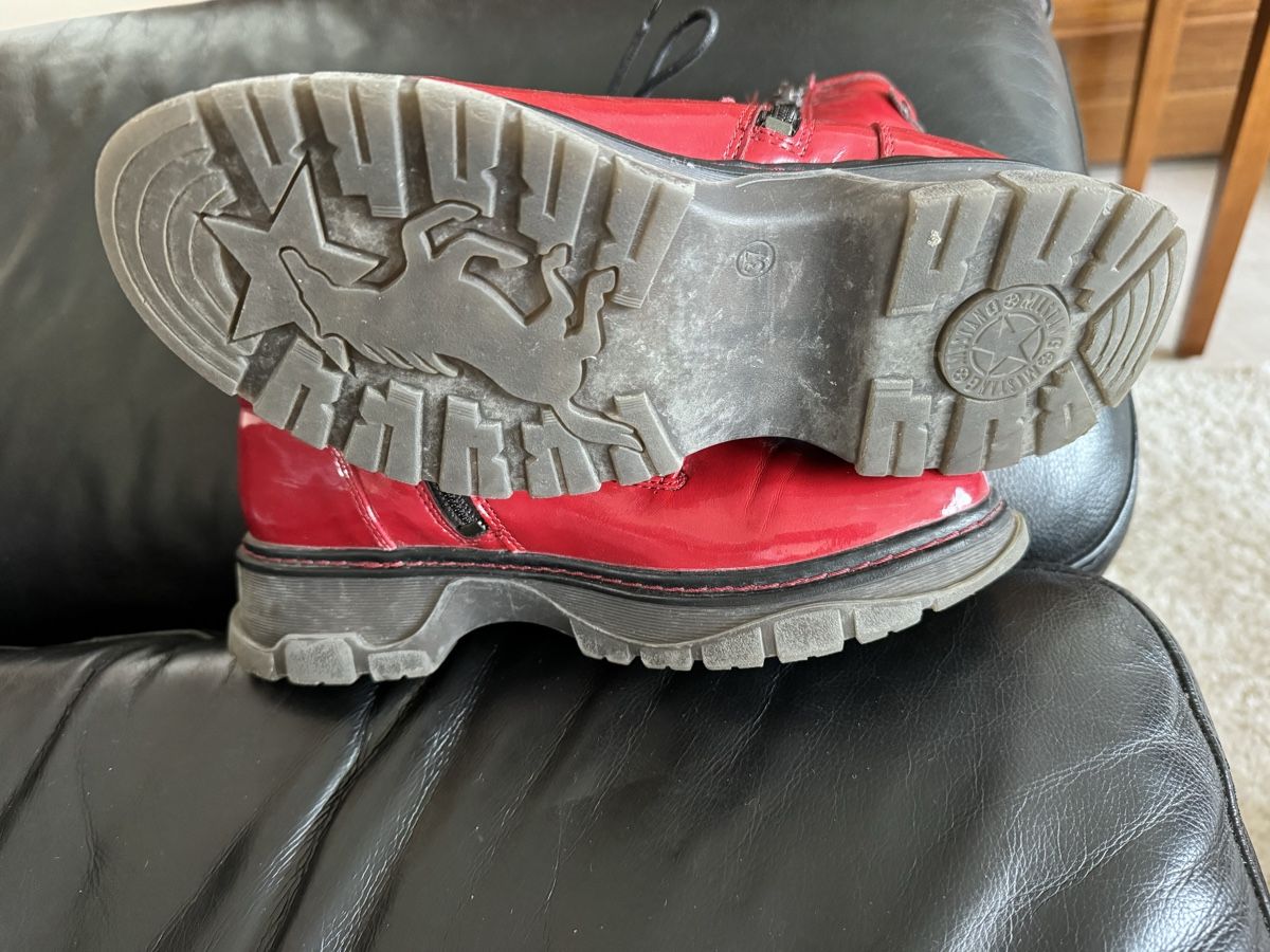 Scarpe da donna: Chaussures – Usato da Choëx venduto da nad_x9m5 1