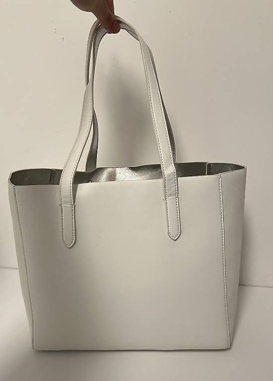 Taschen für Damen: Handtasche mit Henkel – Neu und originalverpackt aus Frauenfeld von and_vkf7