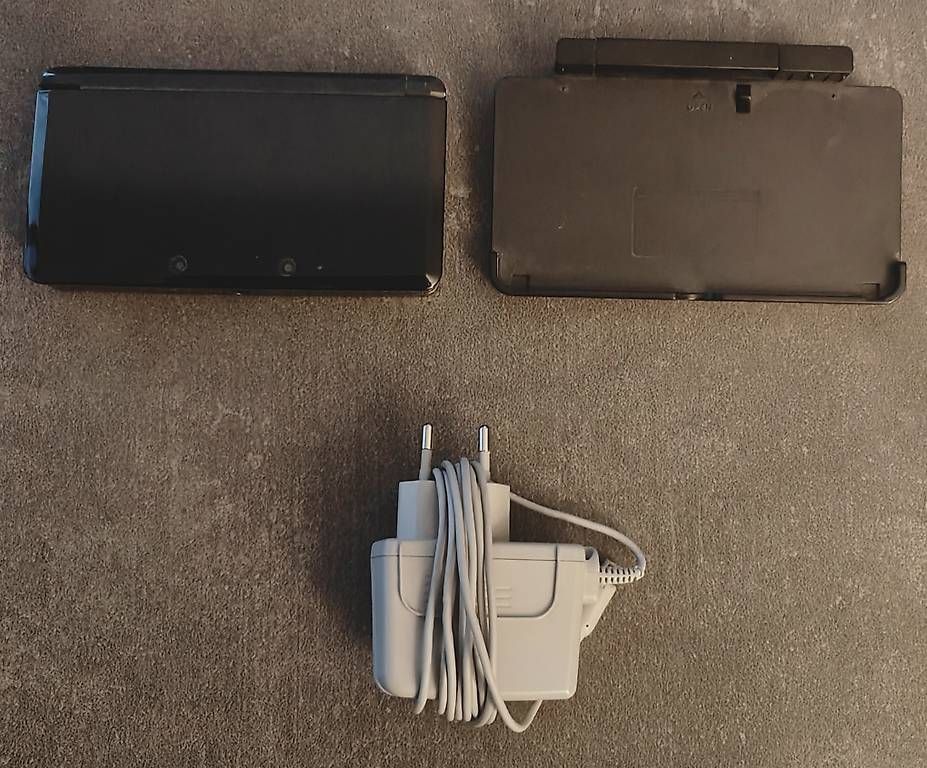 Konsolen: Nintendo 3ds und Circle Pad Pro – Gebraucht aus Kaisten von pas_cz9q 1