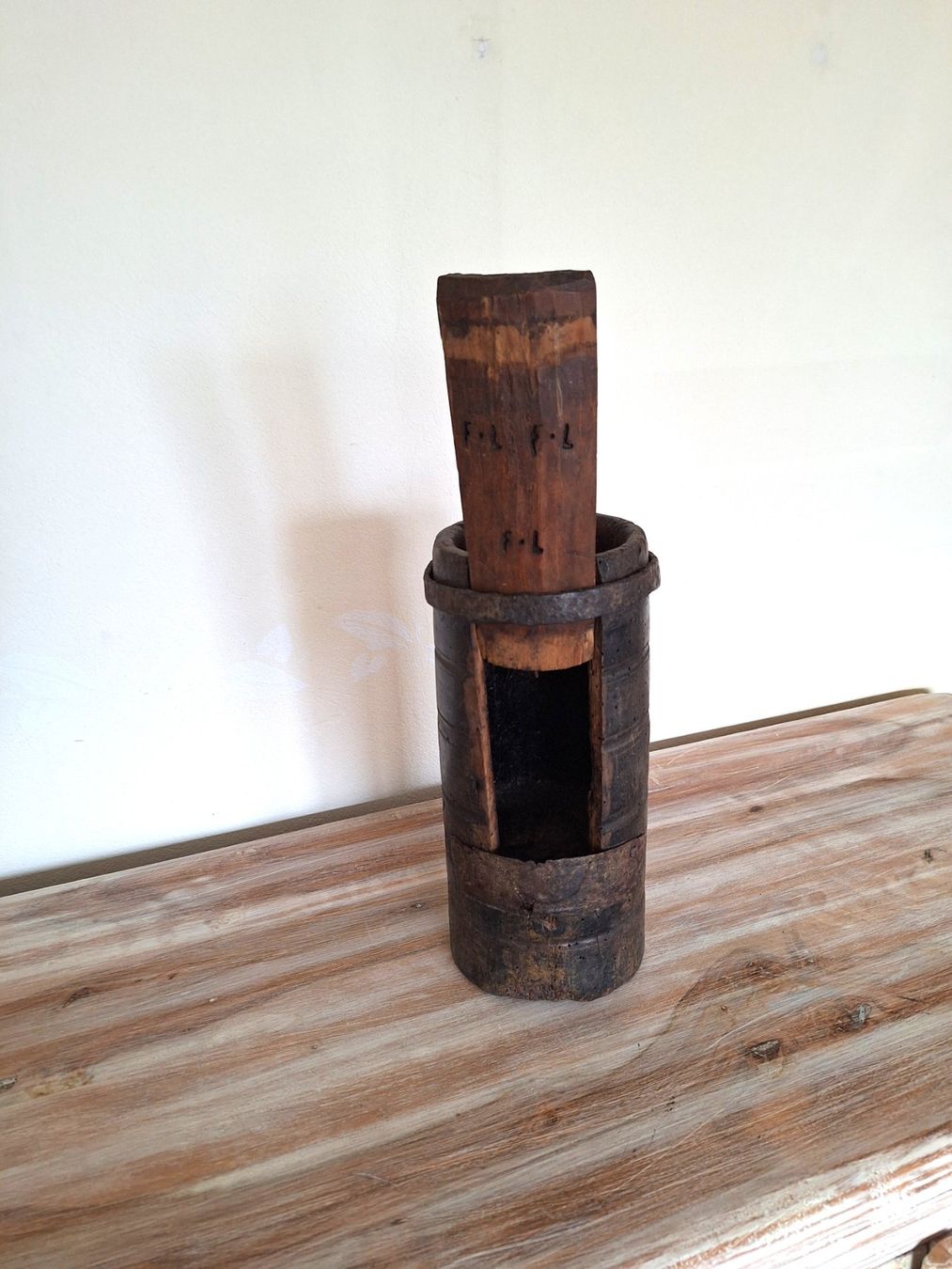Articoli in legno: Uraltes Holzgefäss Mörser? – Usato da Erlenbach ZH venduto da Sondeiwendiz 4