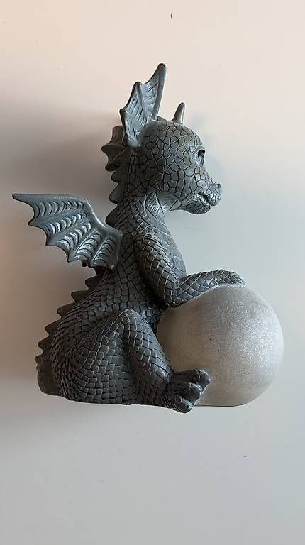 Statuette: Deko Drachen mit Leuchtkugel - perfekter Zustand – Nuovo (secondo la descrizione) da Fehraltorf venduto da nico_06 1