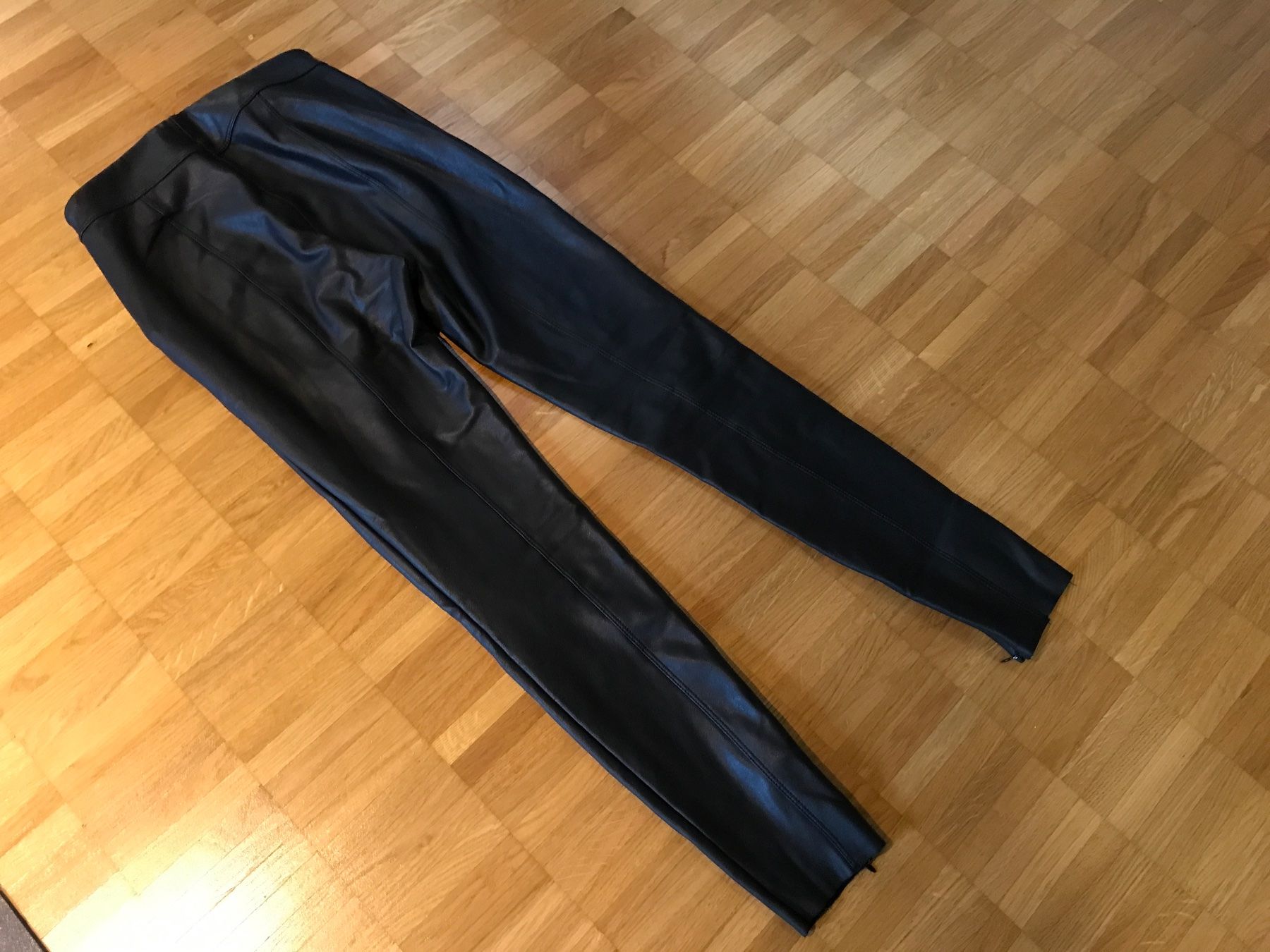 Hosen: Kunstlederhose schwarz Gr 36 – Gebraucht aus St. Margrethen SG von kellenbh 1