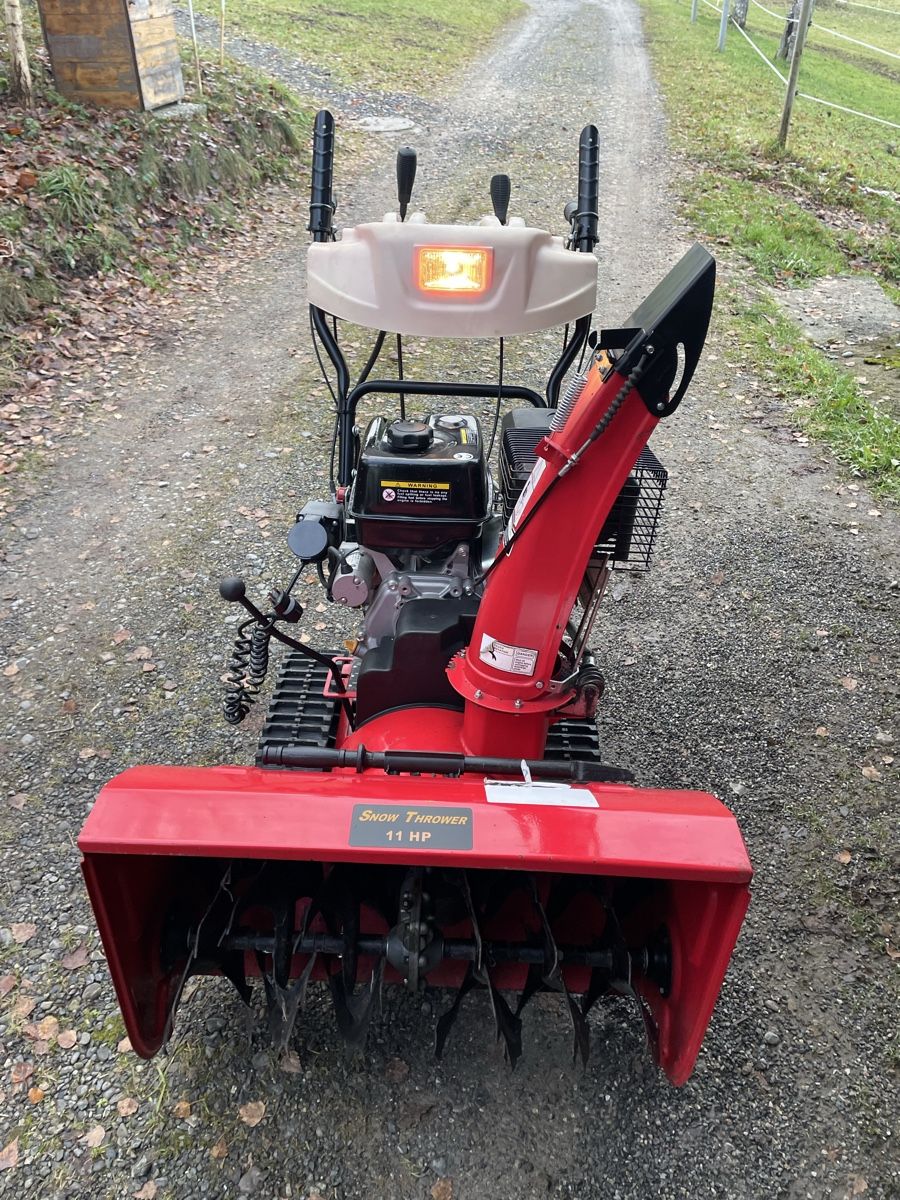 Tutte le macchine: Snow Trowler Schneefräse mit Raupen – Usato da Menziken venduto da Lippi01 1