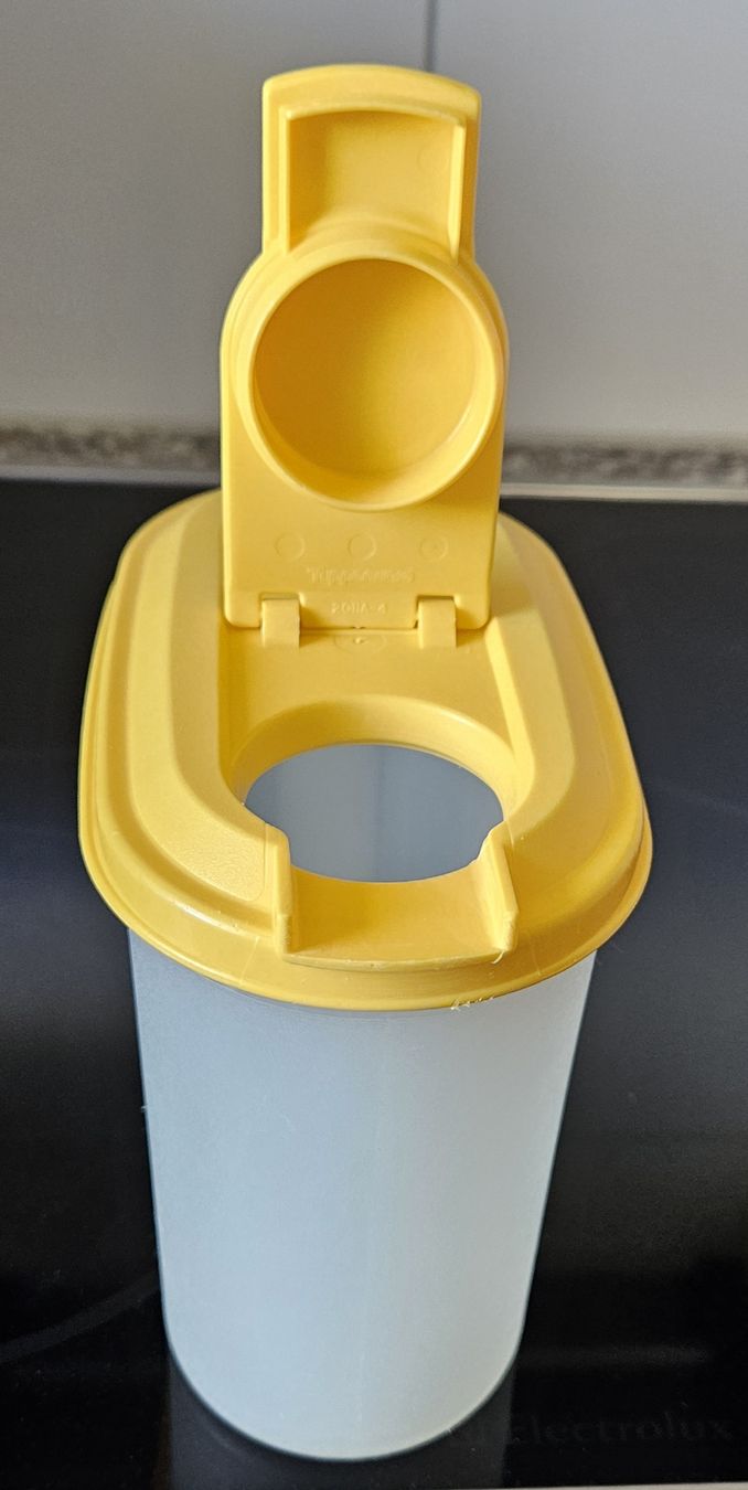 Tupperware Contenitori & Simili: Milchkrug 1l  – Usato da Hasle b. Burgdorf venduto da buddle32 3